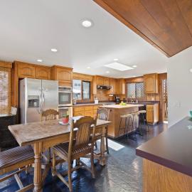 221W 221 Whittley
