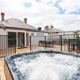 Wilson Cottage - Historic Charm meets Modern Comfort, Hotel in Sandy Bay