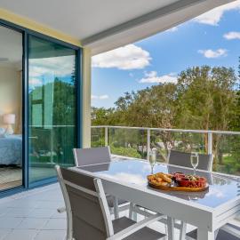 Sea Breeze at Mudjimba Beachside, tennis pool, hotell i Mudjimba