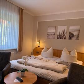 Hotel Peters, hotel u gradu Nojharlingelzil