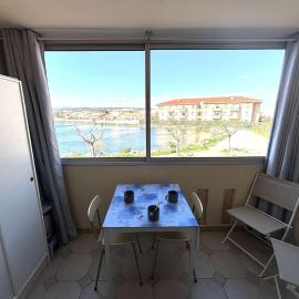 Appartement Studio-Cabine PORT-LA NOUVELLE PN290-074, khách sạn ở Port-la-Nouvelle