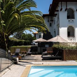 Résidence Château d'Acotz - Appartements avec piscine à 300m des Plages & Océan، فندق في سان جان دو لوز