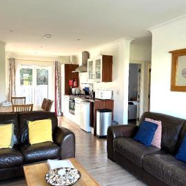 Cape A2 Westbay Club, a 2 bedroom cottage, Isle of Wight, hotel in Yarmouth