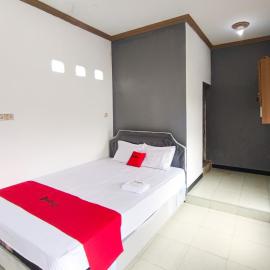 RedDoorz at Brawijaya Central Kampung Inggris, Hotel in Pare