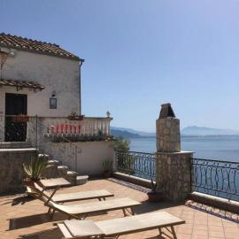 Aloe House, hotell i Cetara