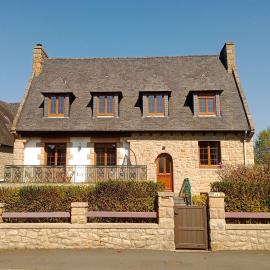 Maison Beaussais sur Mer Ploubalay、Ploubalayのホテル