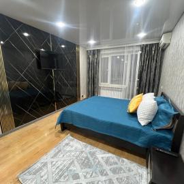 Люкс квартира возле Керуен сити, hotel in Aktobe