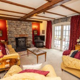 Hall House 3 Bedroom House St Florence