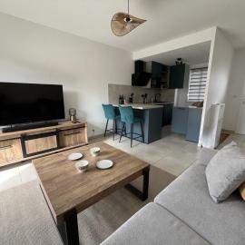 Charmant T2 rénové avec balcon, proche plage et commerces