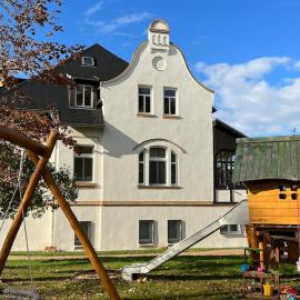 tolles Dach-Apartment mit Balkon und Klimaanlage