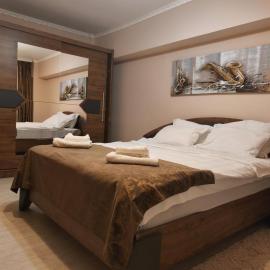 Zen Life Center Suite, hotell i Drobeta-Turnu Severin