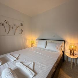Meltemi Beach Apartment, hotel a Mokhlos