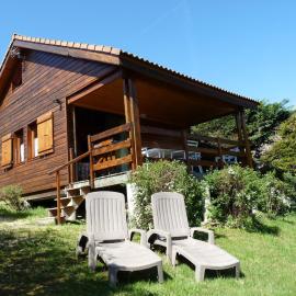 Chalet en bois à Désaignes, hotel in Désaignes