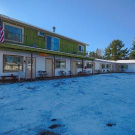 Love Hotels Tomahawk by OYO at Lake Mohawksin WI, hotel a Tomahawk