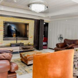 Modern Delux 2 Bedroom Townhouse, hotell i Bloemfontein