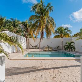 Loft con alberca en Telchac, hotel en Telchac Puerto