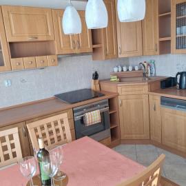 Spacious 3BR Apartment in Prievidza Center for 5 Top Floor River View with 4 Balconies near Bojnice, hotel v Prievidze