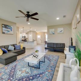 8 Mi to State Park: Home w/ Fenced Yard in Lindale, Hotel in Lindale