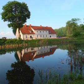 Dwór Klewiny, отель в городе Klewiny