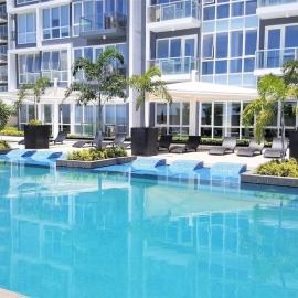 Minimalist 1BR Mactan Newtown Suite w Pool, hotel in Lapu Lapu City