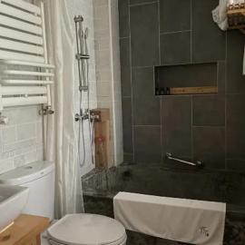 Mount Emei Bamboo Private Hot Spring Bed and Breakfast, hotel a Leshan