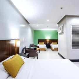 Chalet by L' Fisher, hotel en Sampong