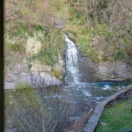 RIVER HOUSE IN THE MOUNTAINS - with Wi-Fi, Hotel in Pianosinatico