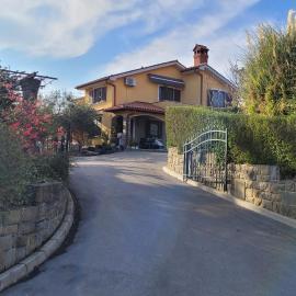 Mar Apartments
