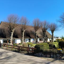 Huber - gemütliche FeWo mit Terrasse und Garten auf dem Lande, Hotel in Sieverstedt