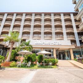 Sunday JA Plus Hotel, hotel di Pattaya Pusat