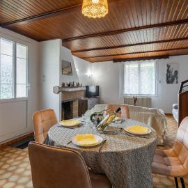 Sainte-Victoire - A 20min de Aix-en-Provence, hotel a Rousset