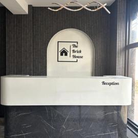 The Brick House, hotel in Katra