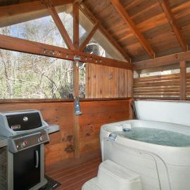 Smoky Mountain Gem MTN View Hot Tub Grill