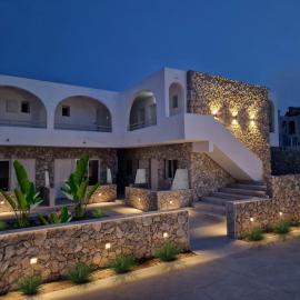My Place modern living، فندق في كيفالوس