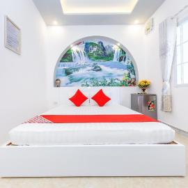 Super OYO 598 Peony Hotel, hotel u gradu Kam Ran