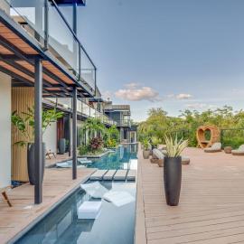 The Bungalows #1 - Boutique Hotel in Flamingo Beach - Ground Level Studio
