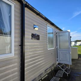 3 Bed-Sleeps 8-Free Parking-5 Min to Beach