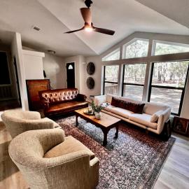 The Pine Tree Palace, hotel en Bastrop