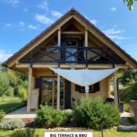 Loghouse Brunka - Escape from life on a highway