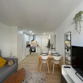 Where You Feel Home, hotel u gradu Godella