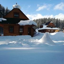 Drevenice u Jozefa, hotel a Oravský Podzámok