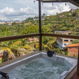 EDYMA Cabaña con JACUZZI, hotel i Guatapé