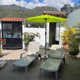 Upscale Tropical Oasis with Spectacular Views, hotel din Ajijic