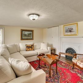 Georgetown Home Near Kentucky Horse Park!, hotelli kohteessa Georgetown