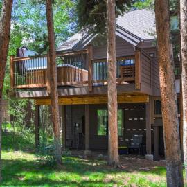 Luxury Modern Townhome-Private Hot Tub-In Town