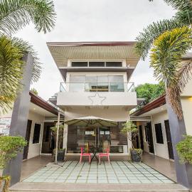 OYO 489 Casa Mia Hotel Suites, hotel General Santosban