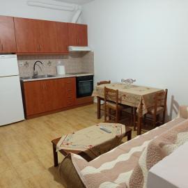 Dora and Sandy apartments 2, hotel di Oikonomiánika