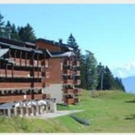Appartement 5 personnes en station Savoie Grand Revard au pied des pistes, hótel í Trévignin