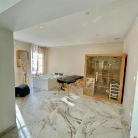 Maison Bien-être Balnéo et Sauna Cosy et Chaleureux, hotel in Chalons en Champagne