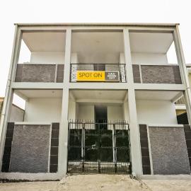 Makassar में, होटल OYO 2277 Lulu Homes